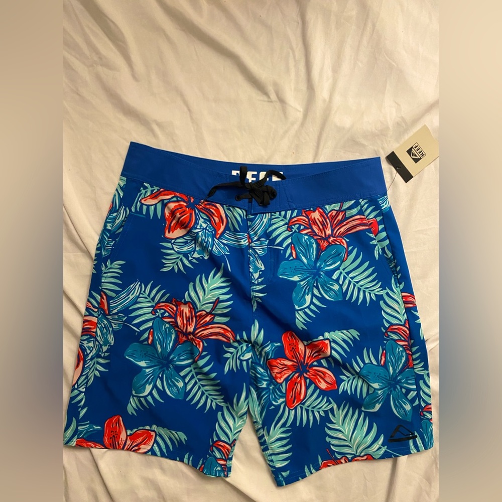 New with tags Mens reef swim shorts